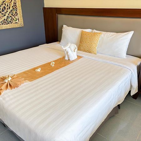 Blue Beach Grand Resort And Spa In Chalong Phuket By Dayuu Ban Saiyuan ภายนอก รูปภาพ