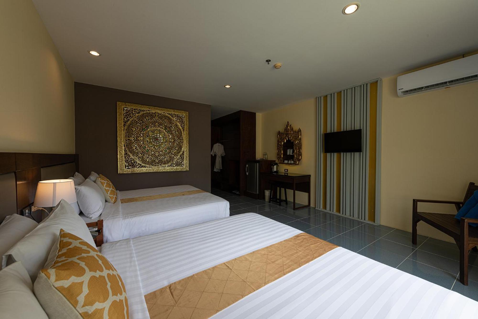 Blue Beach Grand Resort And Spa In Chalong Phuket By Dayuu Ban Saiyuan ภายนอก รูปภาพ