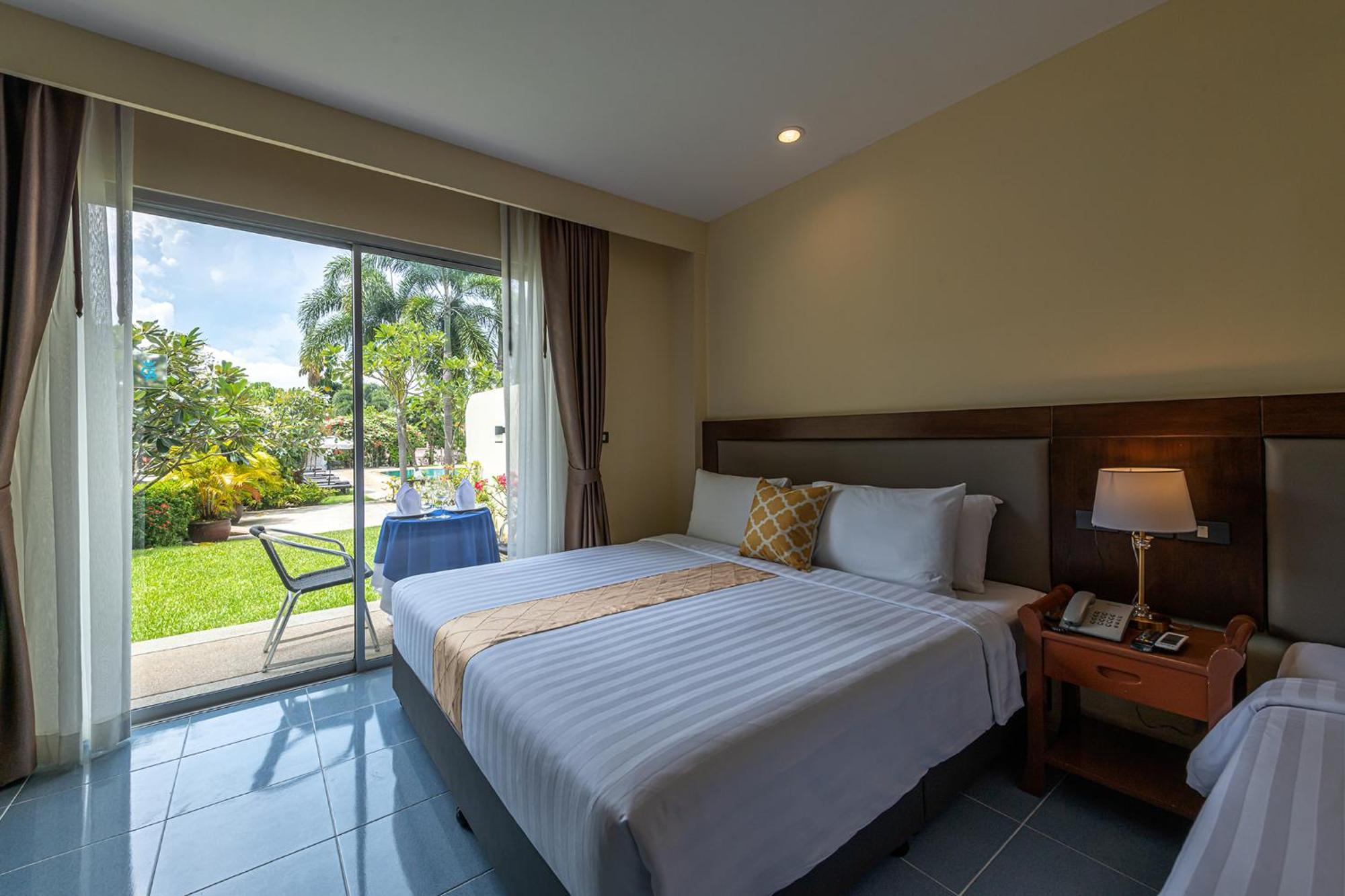 Blue Beach Grand Resort And Spa In Chalong Phuket By Dayuu Ban Saiyuan ภายนอก รูปภาพ
