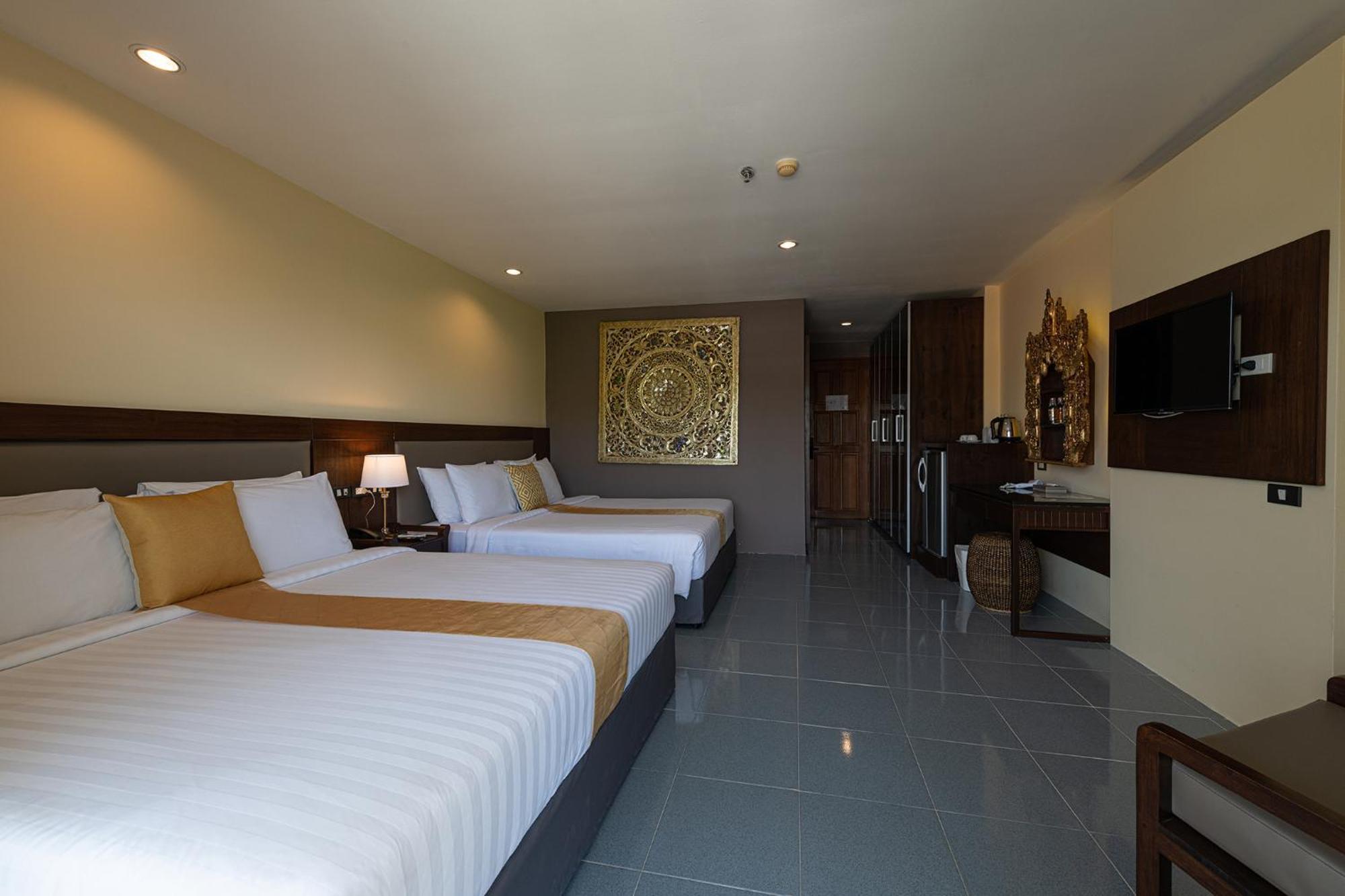 Blue Beach Grand Resort And Spa In Chalong Phuket By Dayuu Ban Saiyuan ภายนอก รูปภาพ