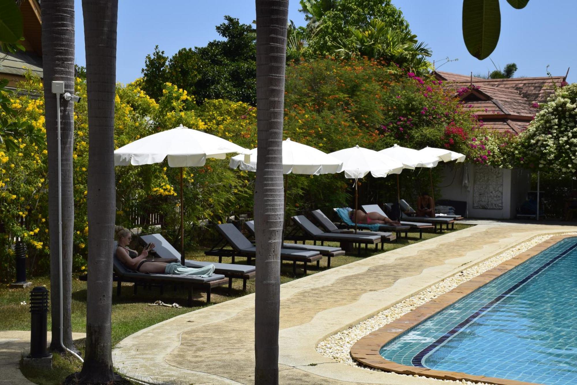 Blue Beach Grand Resort And Spa In Chalong Phuket By Dayuu Ban Saiyuan ภายนอก รูปภาพ