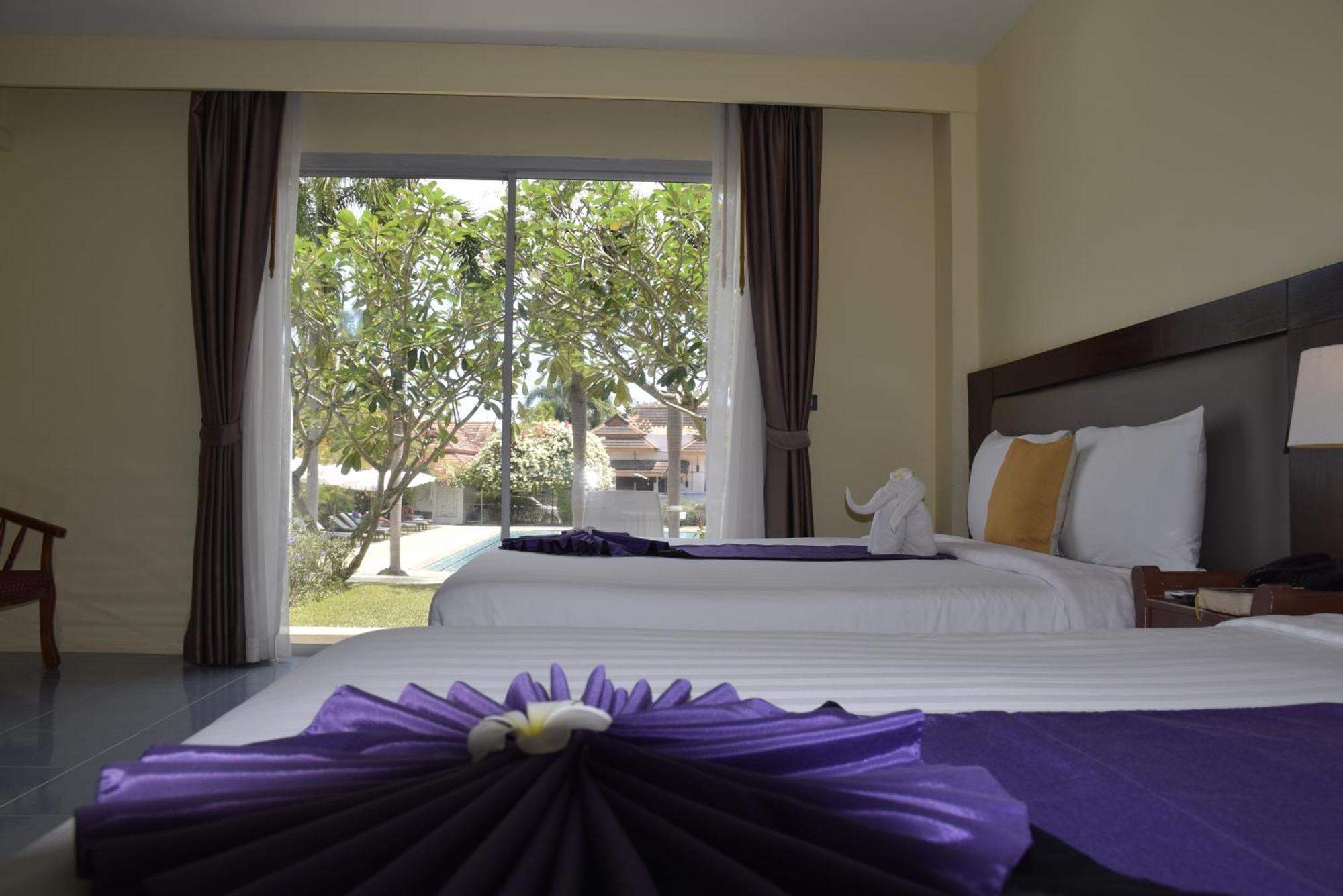 Blue Beach Grand Resort And Spa In Chalong Phuket By Dayuu Ban Saiyuan ภายนอก รูปภาพ