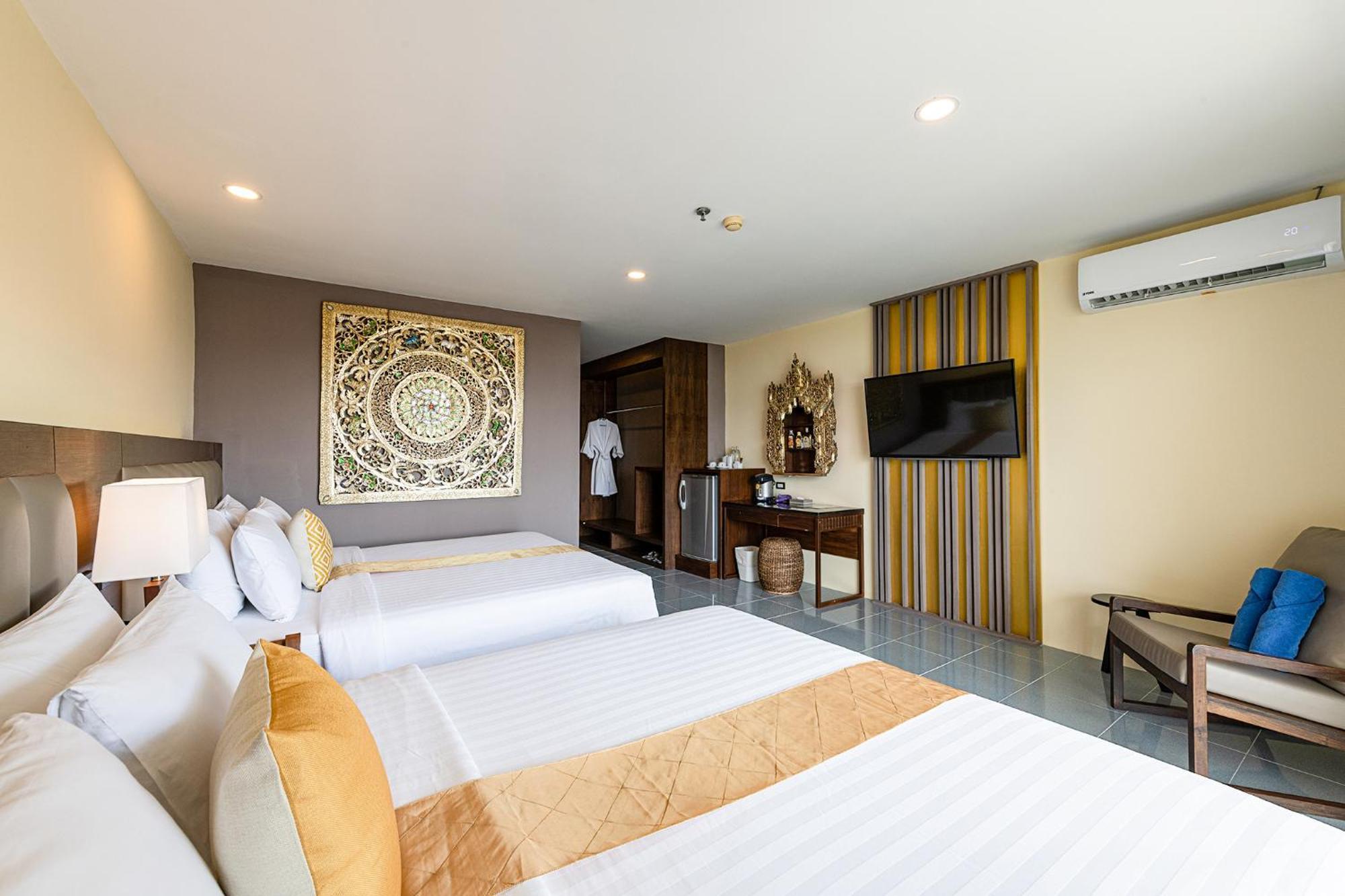 Blue Beach Grand Resort And Spa In Chalong Phuket By Dayuu Ban Saiyuan ภายนอก รูปภาพ
